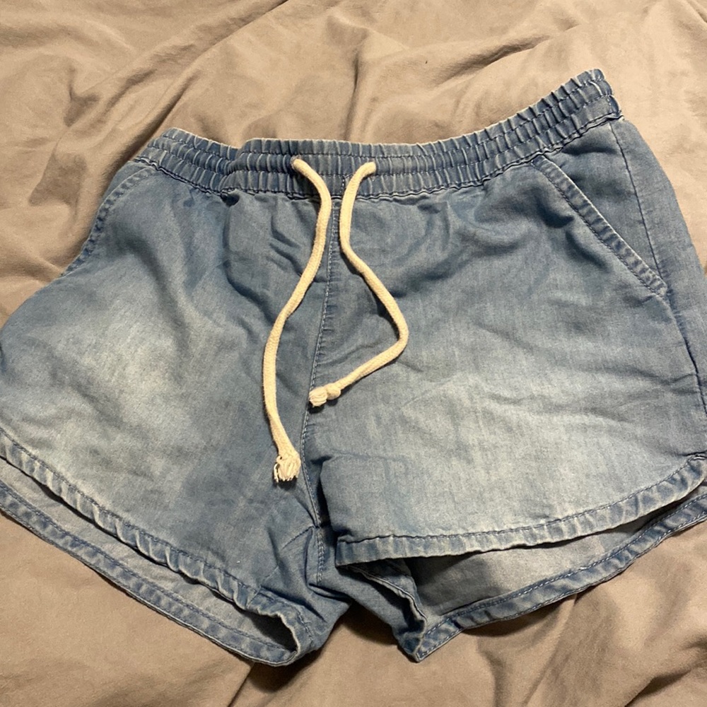 Loose shorts